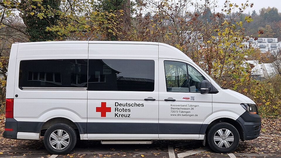 Fahrzeug Sozialer Fahrdienst Ein Fahrzeug des Sozialen Fahrdienstes mit Logo der Aktion Mensch